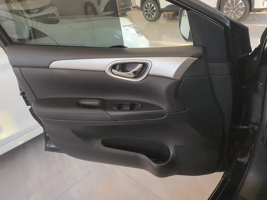 Nissan Sylphy 1.6 л 2024 г. Чёрный, пробег 37000 км