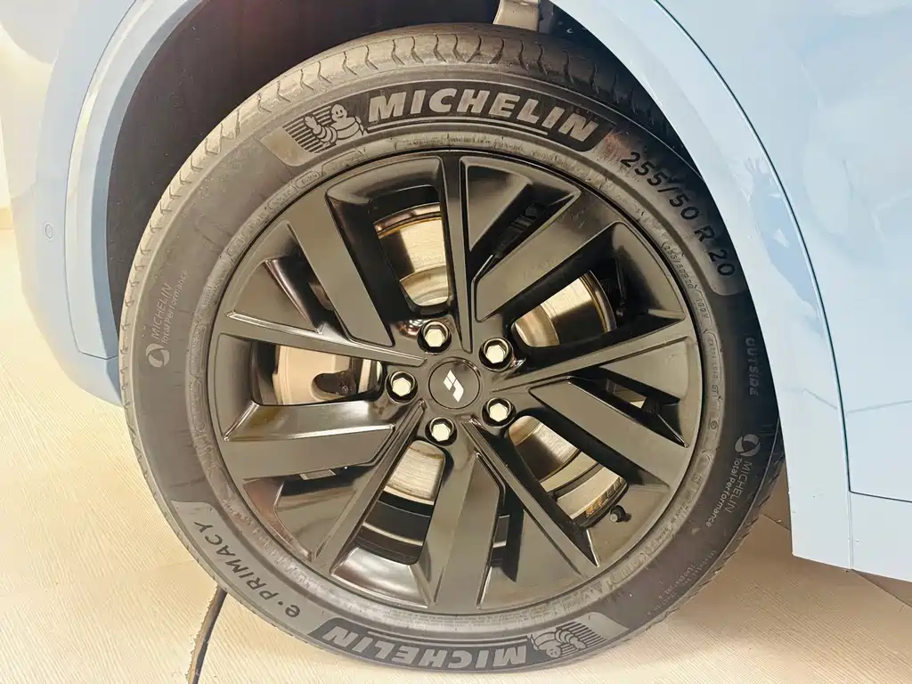 Li Auto Li L8 — миниатюра 19