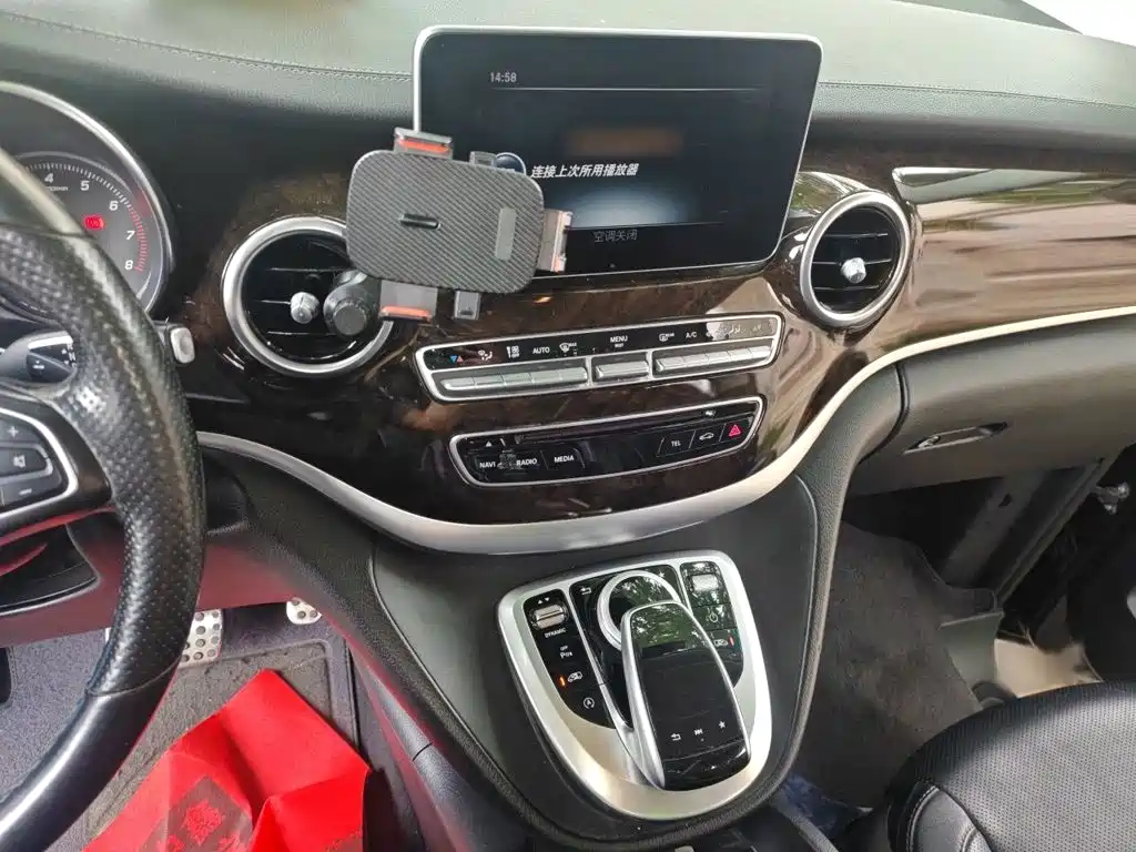 Mercedes-Benz V-Class — миниатюра 6