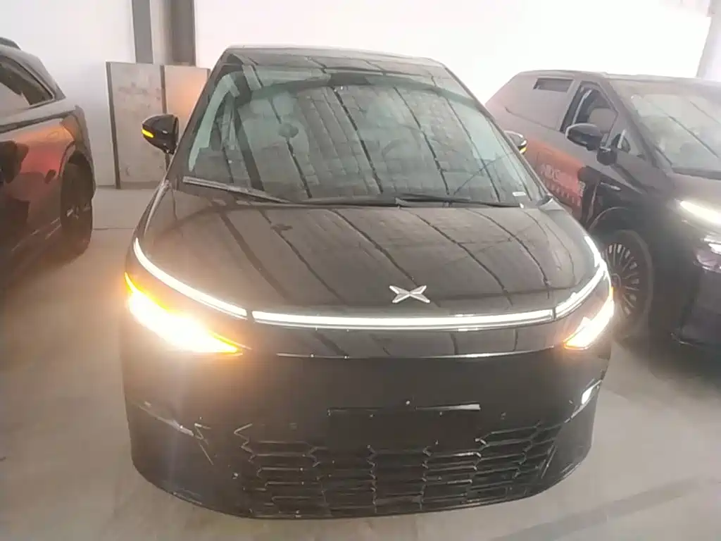 XPeng X9 — миниатюра 3