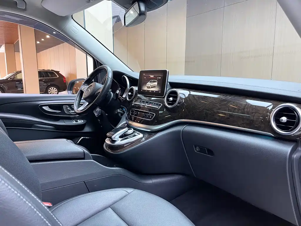 Mercedes-Benz V-Class V 2017 V 260 Luxury