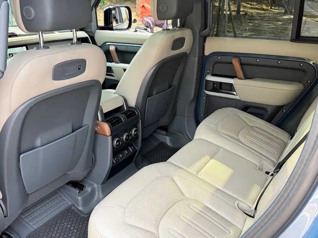 Land Rover Defender — миниатюра 22