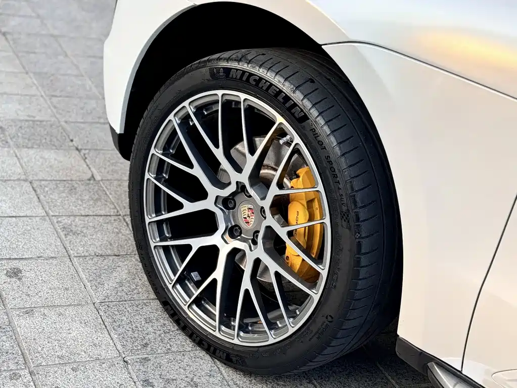 Porsche Macan — миниатюра 13