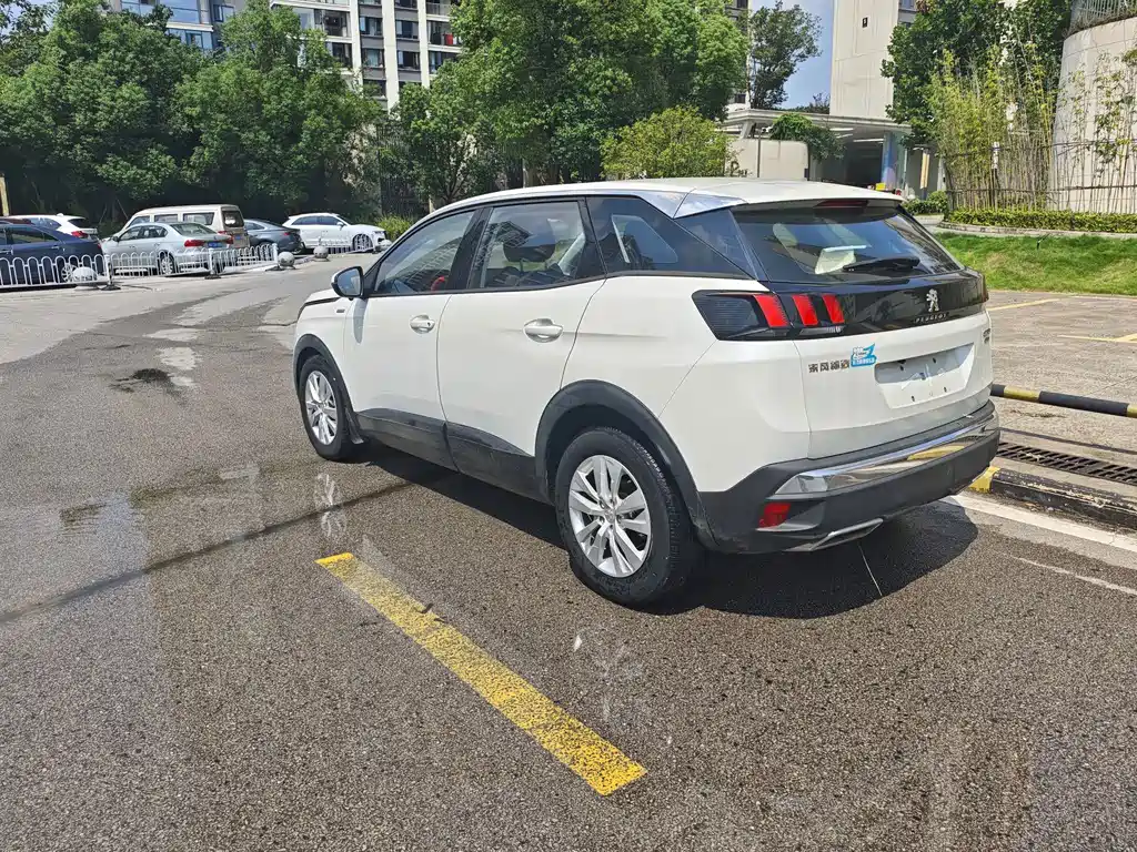 Peugeot 4008 — миниатюра 5