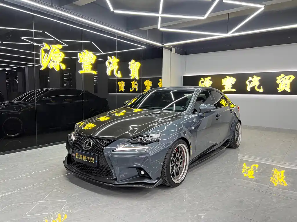 Lexus IS 2016