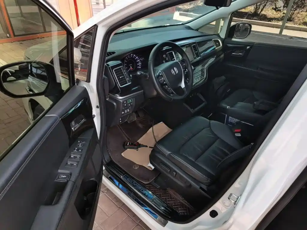 Honda Elysion — миниатюра 16