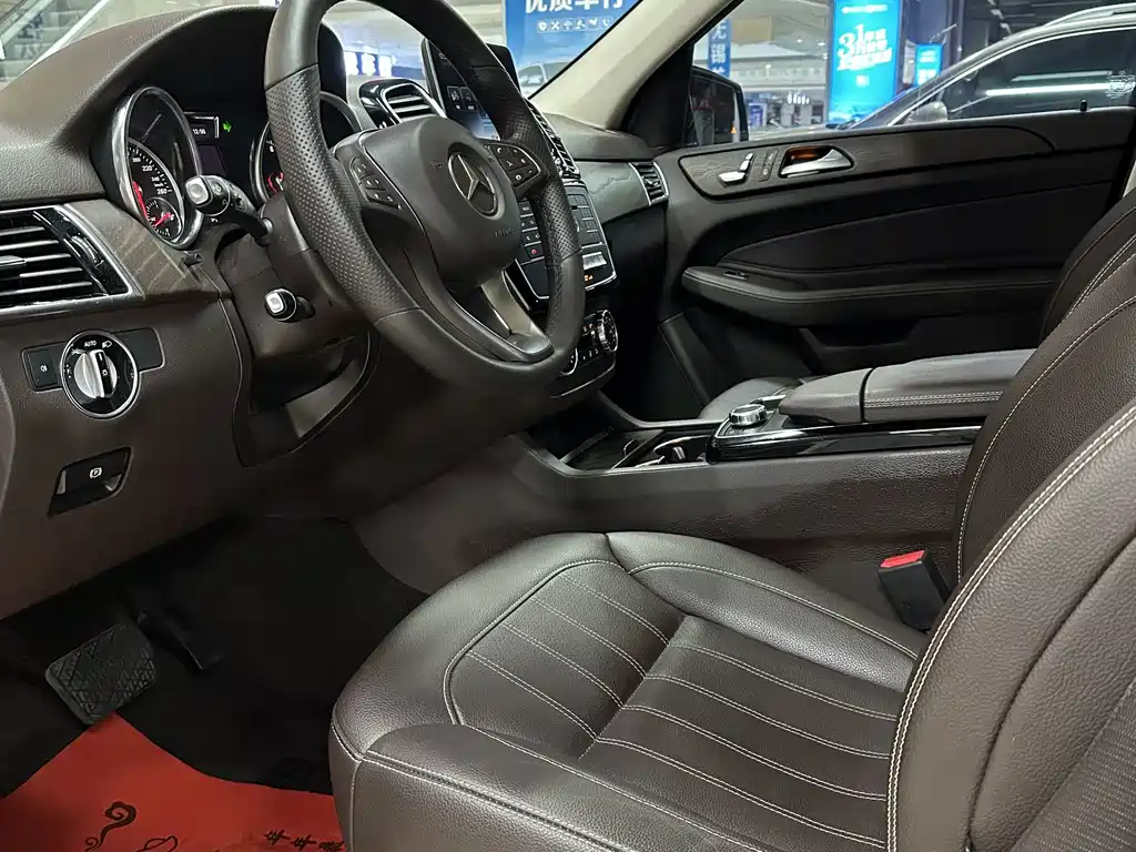 Mercedes-Benz GLE (Import) — миниатюра 7