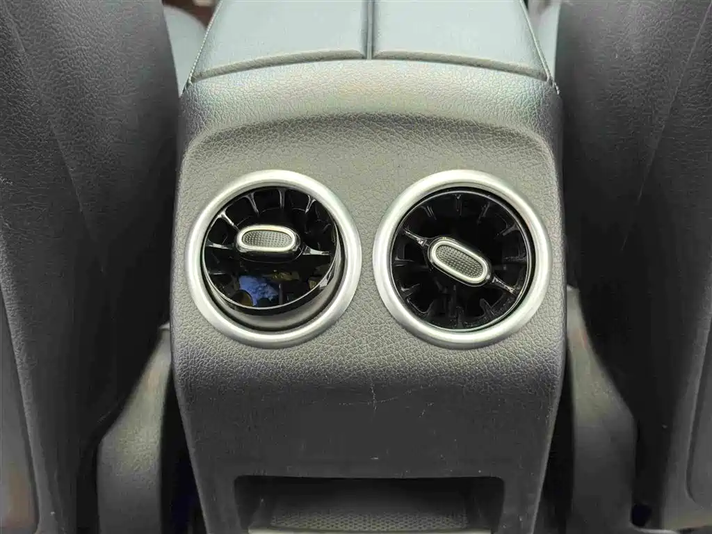 Mercedes-Benz GLA — миниатюра 14