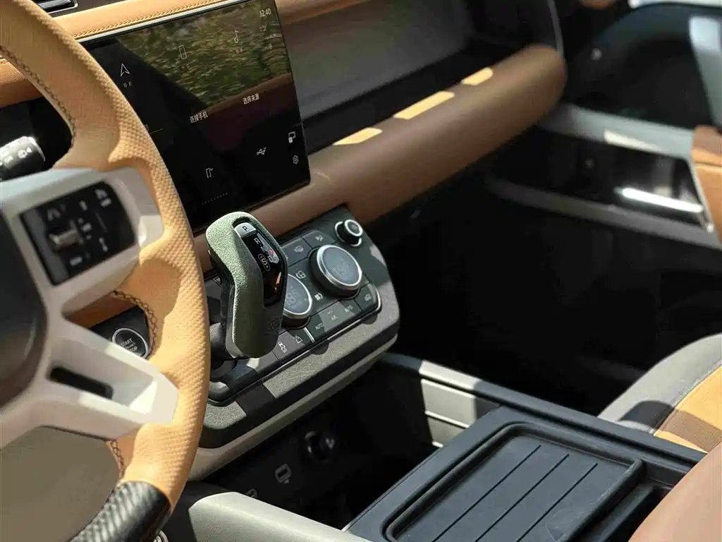 Land Rover Defender — миниатюра 10