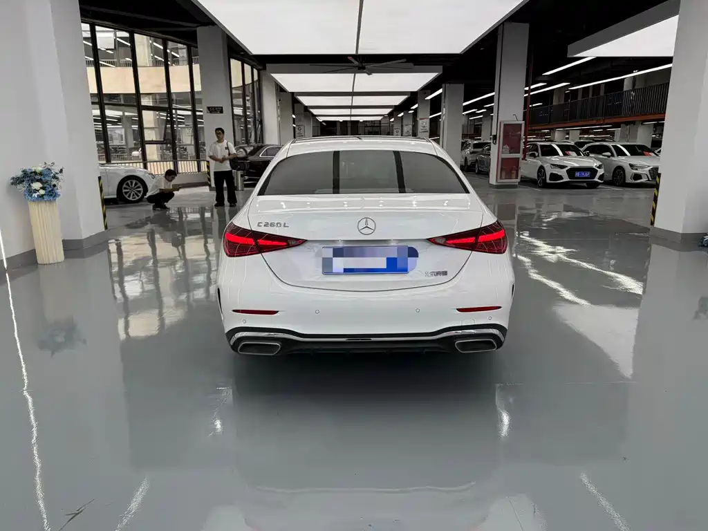 Mercedes-Benz C-Class — миниатюра 14