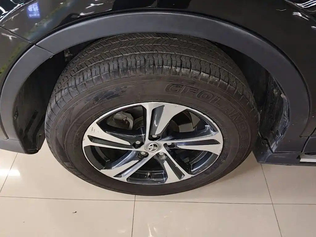 Toyota RAV4 — миниатюра 23
