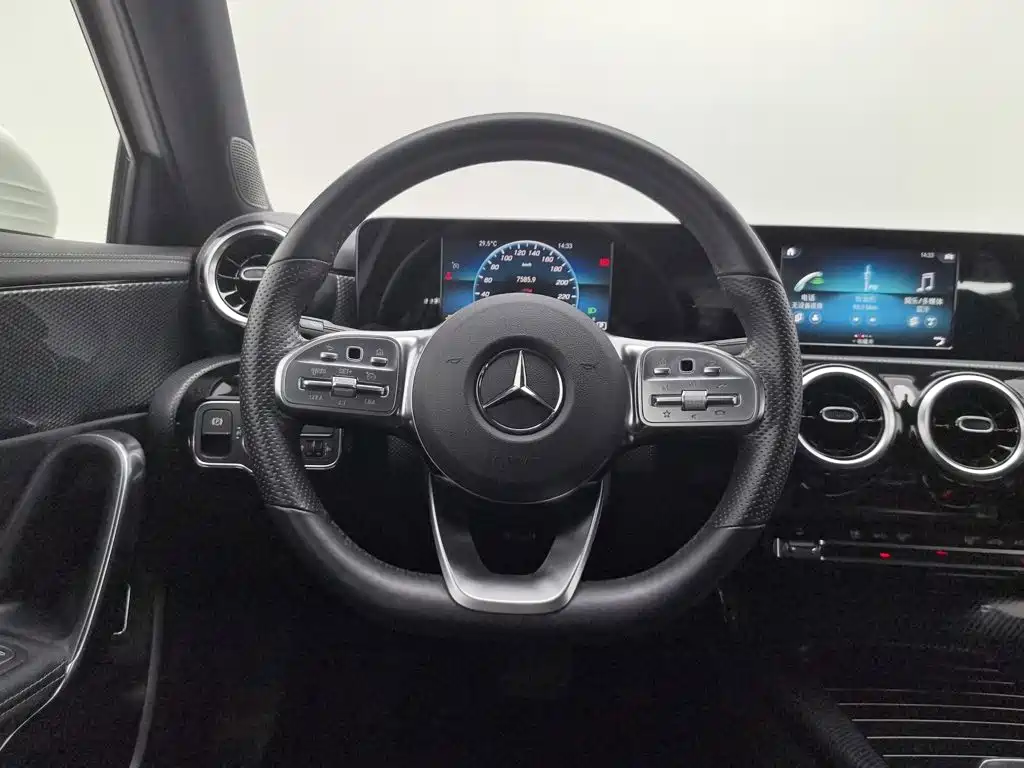 Mercedes-Benz A-Class — миниатюра 11