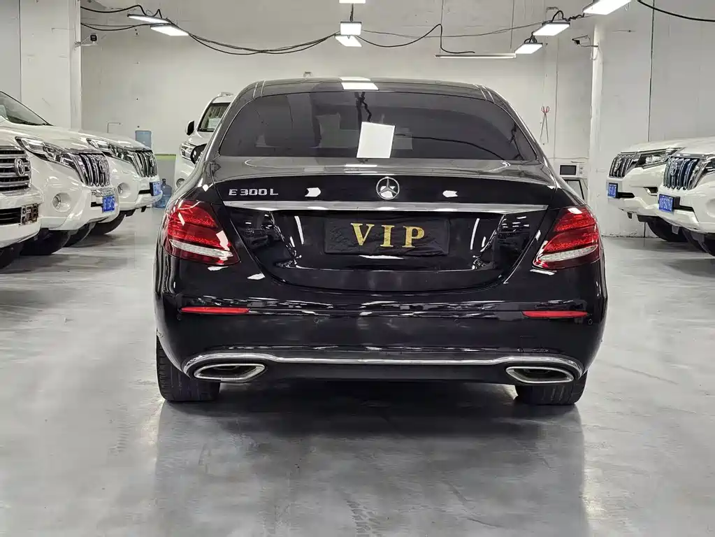 Mercedes-Benz E-Class — миниатюра 5