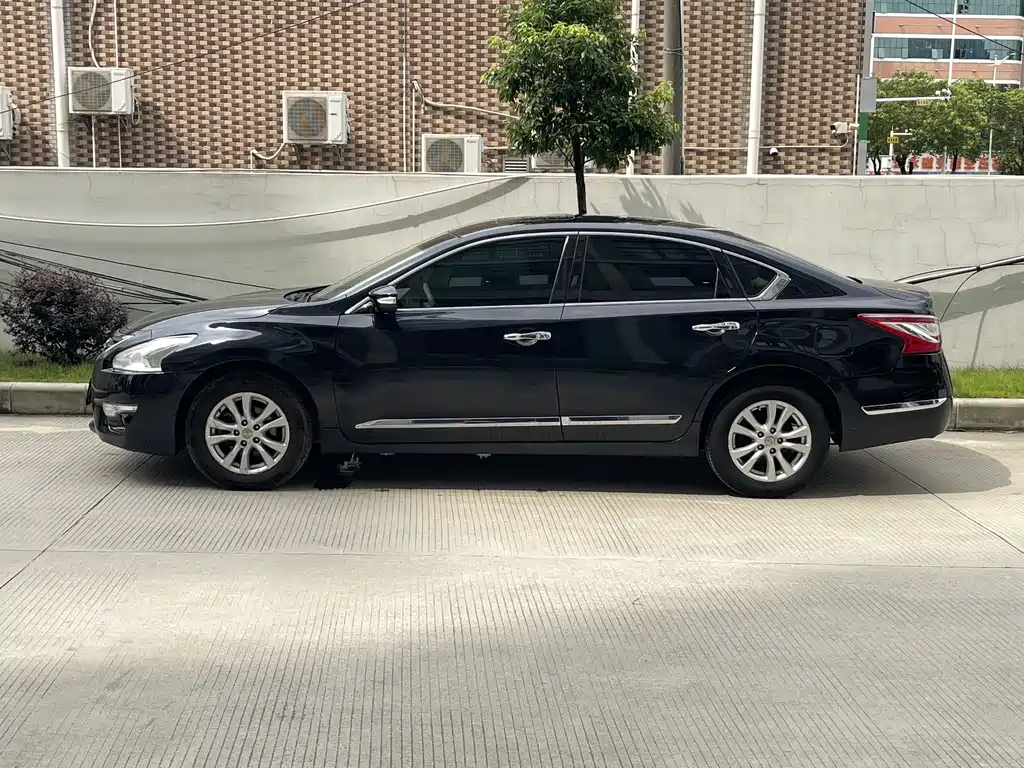 Nissan Altima 2015 2.0L XL Upper