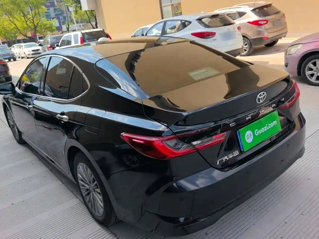 Toyota Camry — миниатюра 5