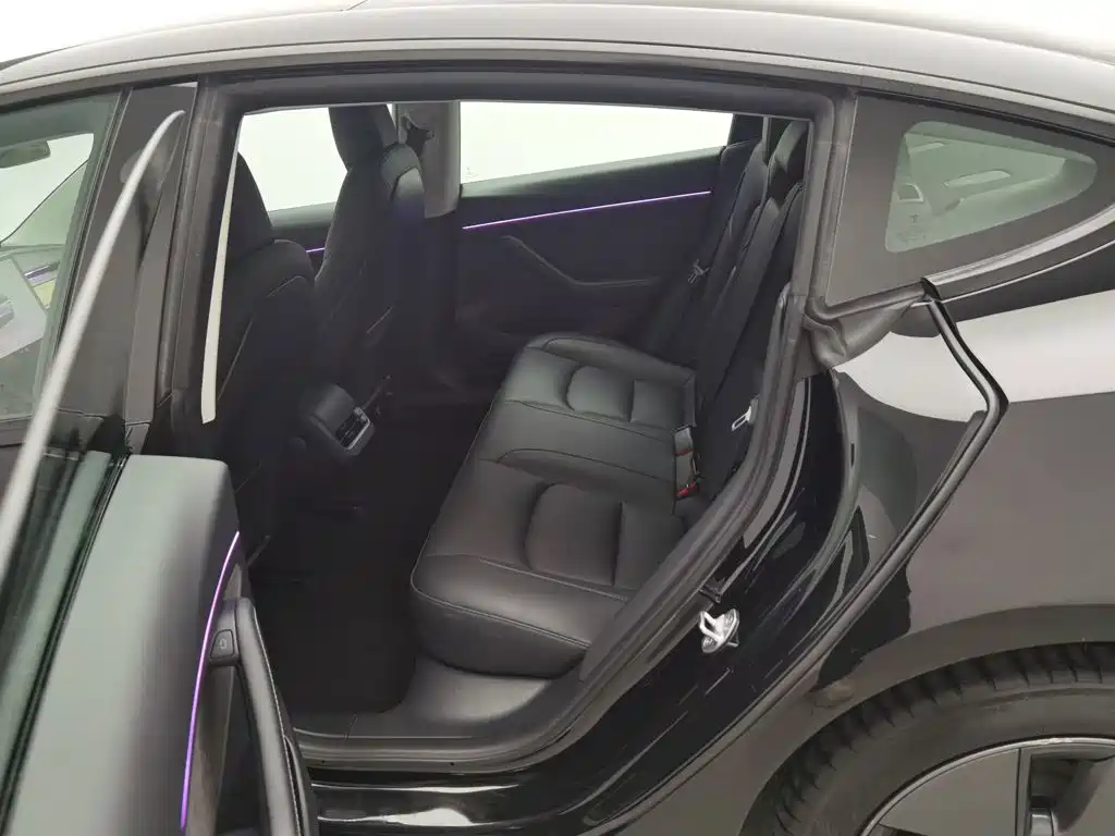 Tesla Model 3 — миниатюра 15