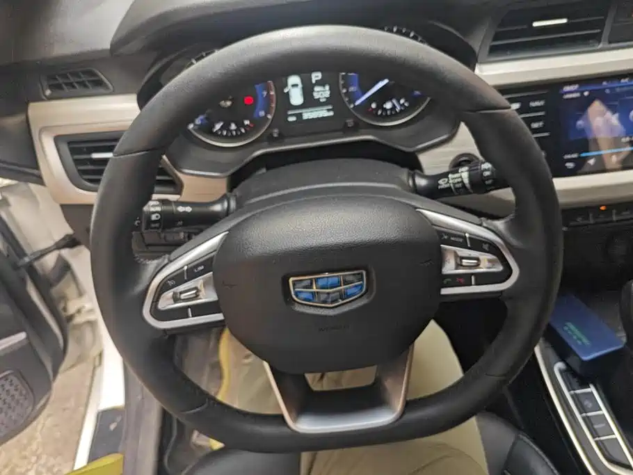 Geely Vision X3 — миниатюра 15
