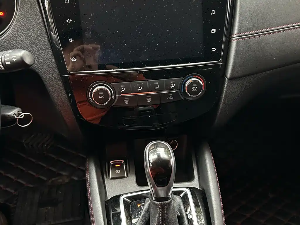 Nissan Qashqai — миниатюра 10