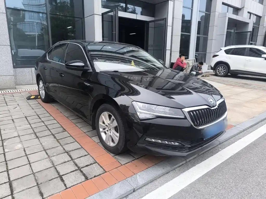 Skoda Superb — миниатюра 4