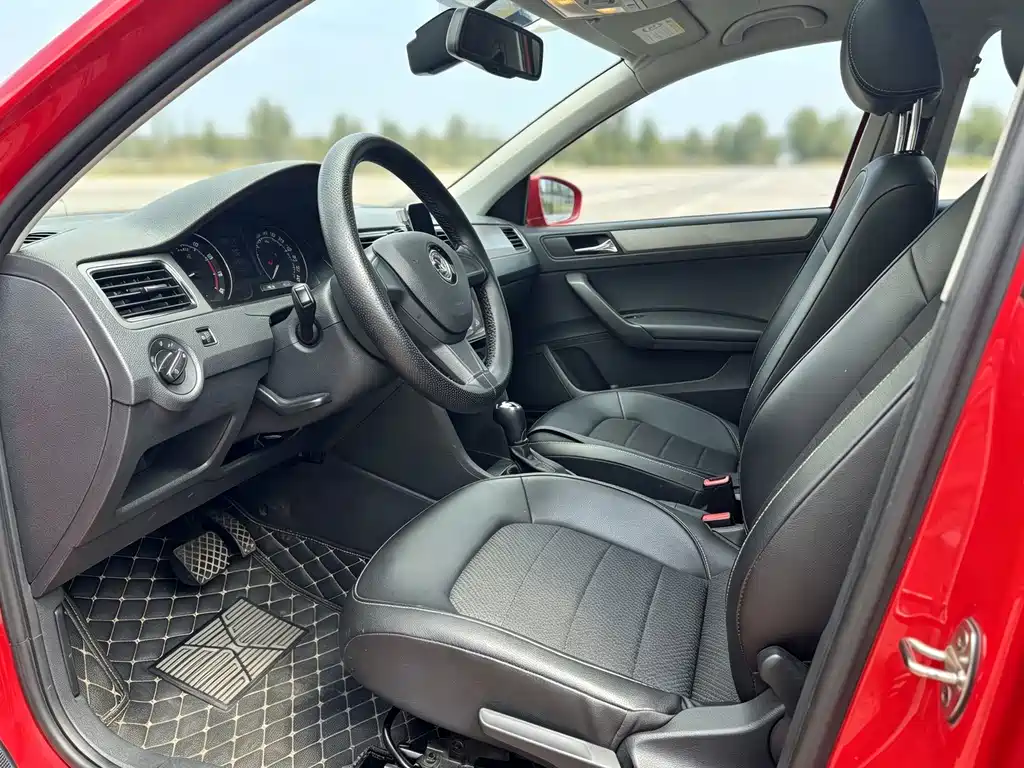 Skoda Rapid Spaceback — миниатюра 8