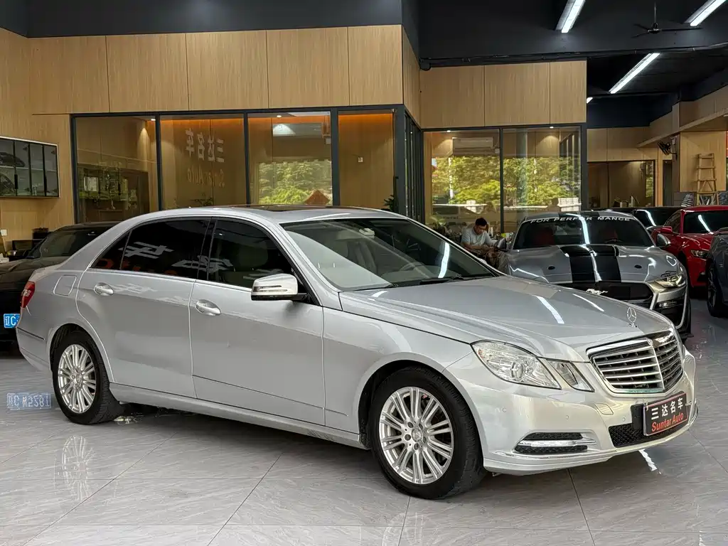 Mercedes-Benz E-Class — миниатюра 3