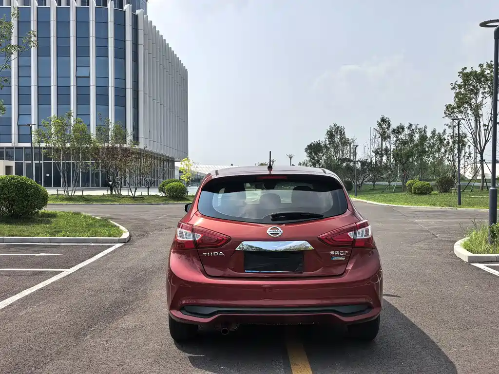 Nissan Tiida — миниатюра 5
