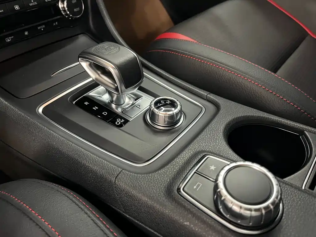 Mercedes-Benz GLA AMG — миниатюра 10