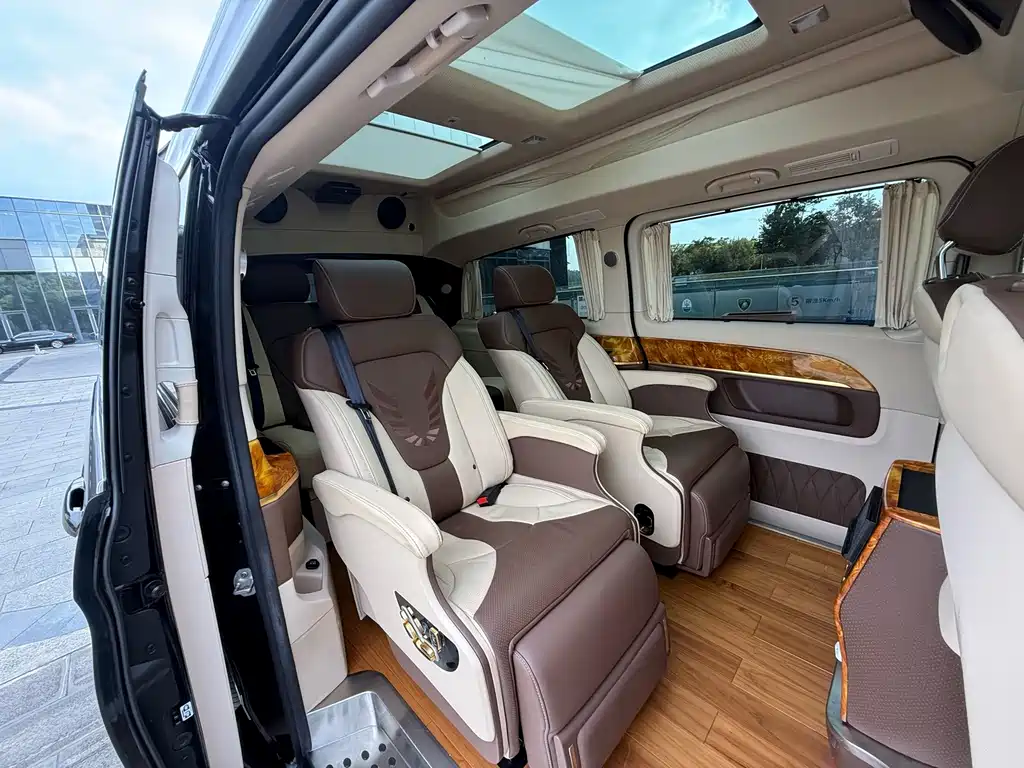 Mercedes-Benz V-Class — миниатюра 12