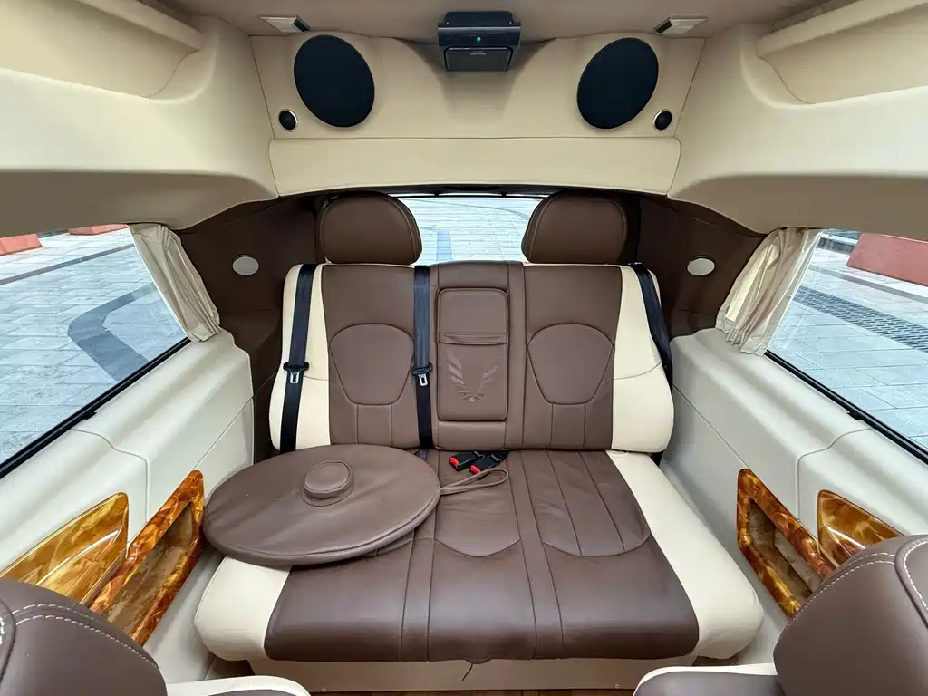 Mercedes-Benz V-Class — миниатюра 17