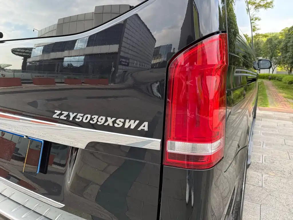 Mercedes-Benz V-Class — миниатюра 23