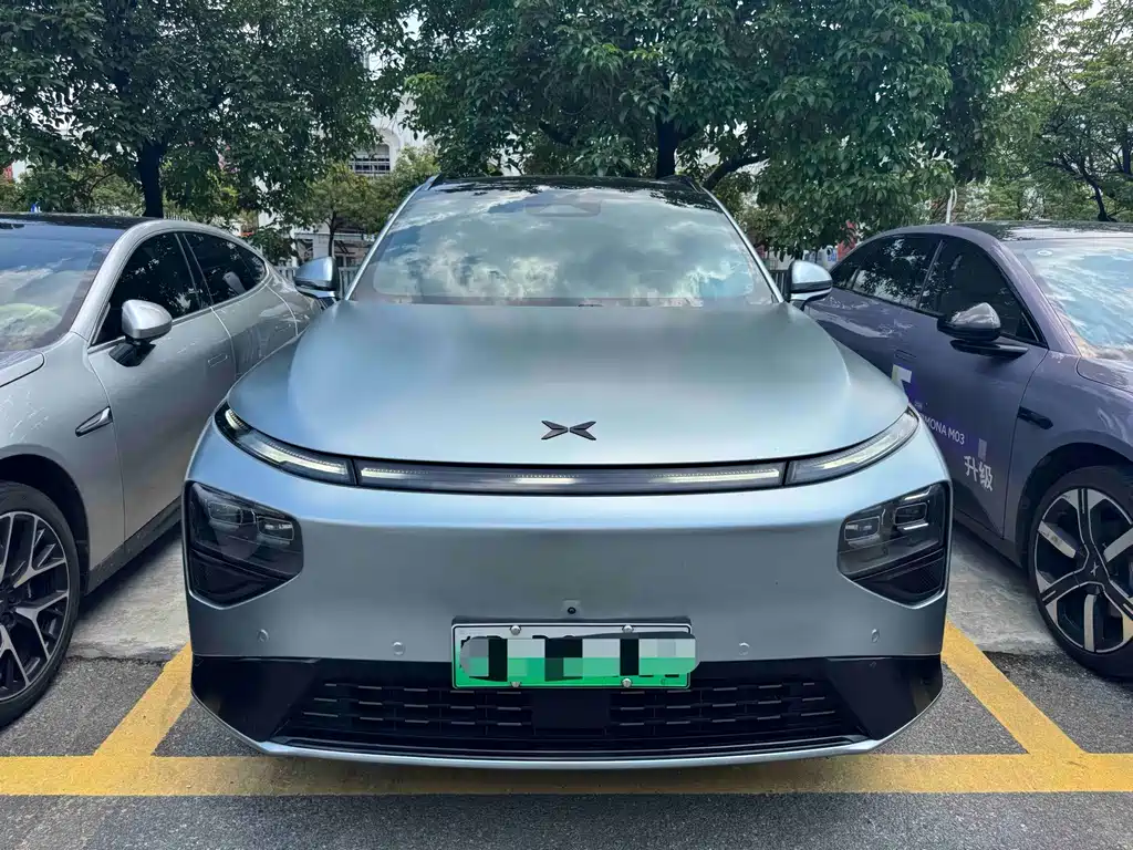 2025 Xpeng G9 - zdjęcie 1 z 6