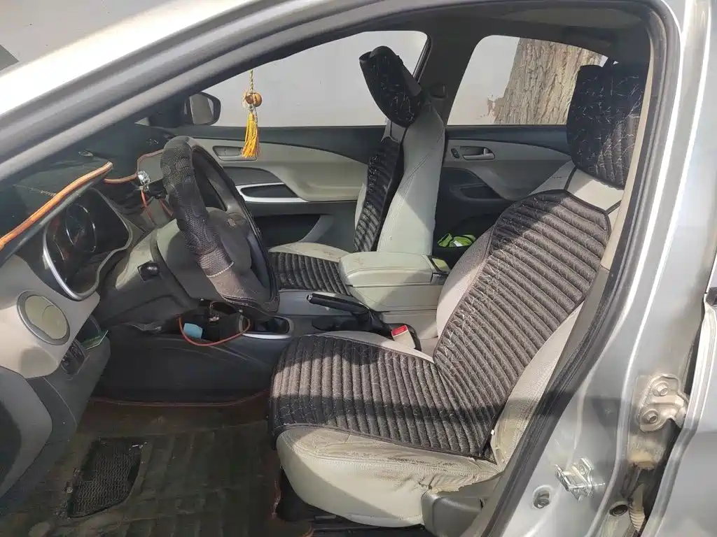 Chevrolet Sail — миниатюра 16