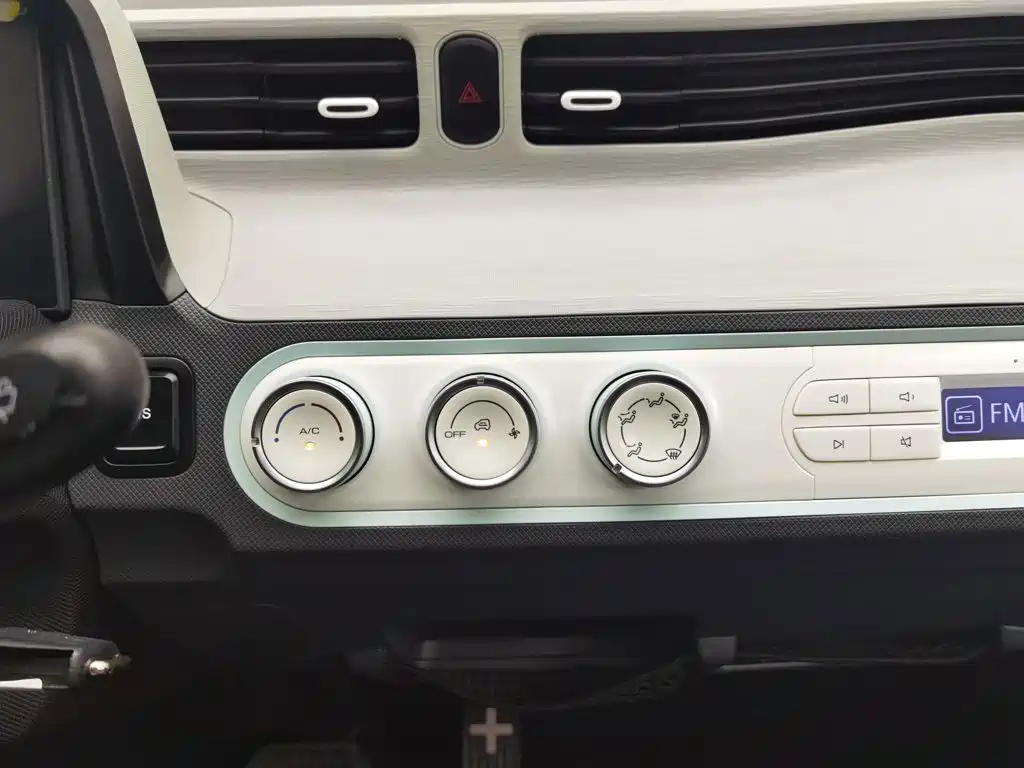 Wuling MINIEV — миниатюра 12