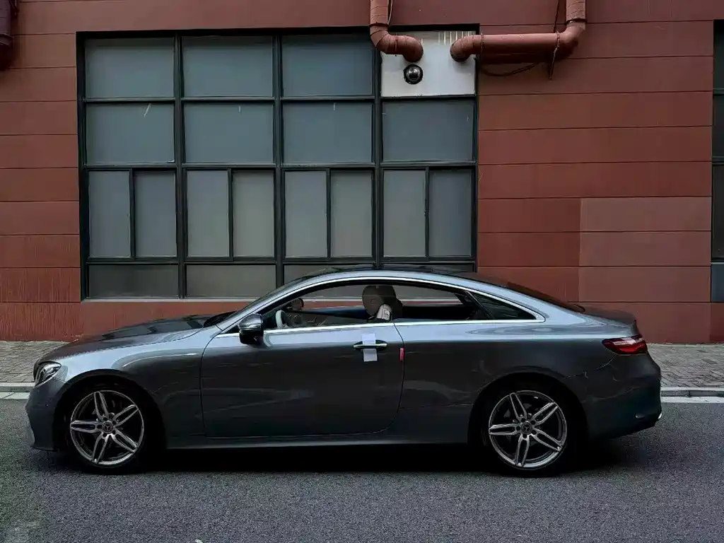 Mercedes-Benz E-Class (Import) — миниатюра 2