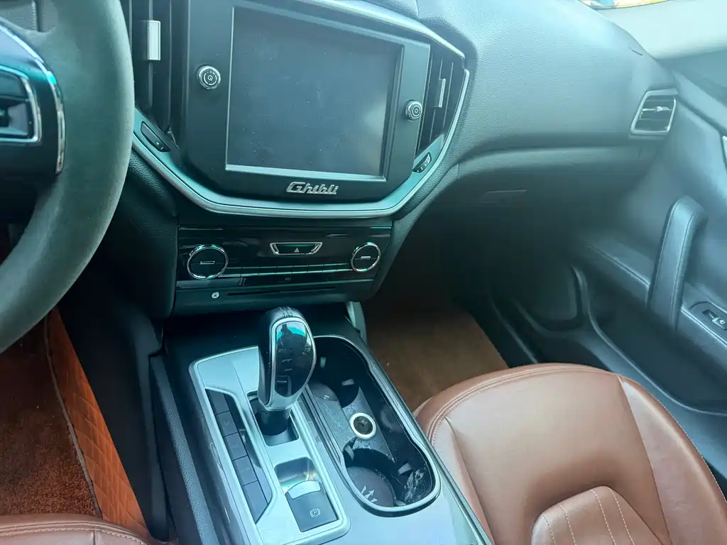 Maserati Ghibli — миниатюра 6