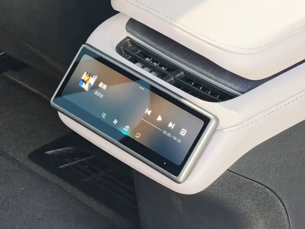 NIO EC6 — миниатюра 22