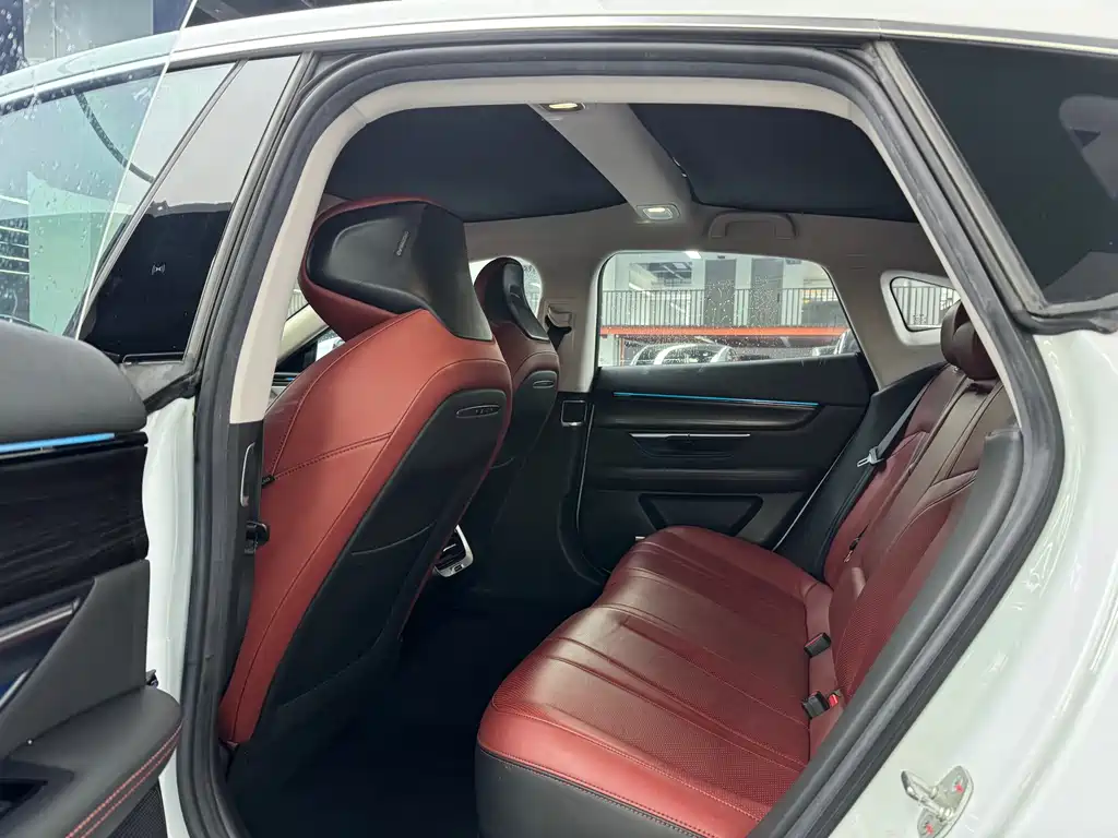 XPeng P7 — миниатюра 8