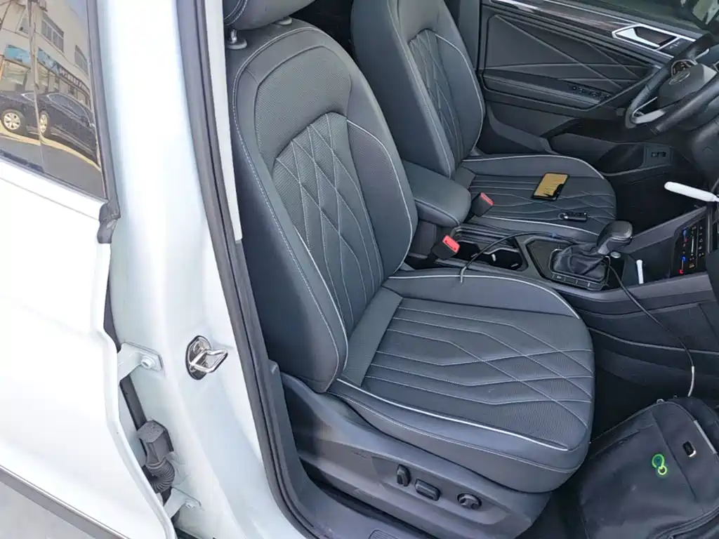 Volkswagen Tiguan L — миниатюра 25