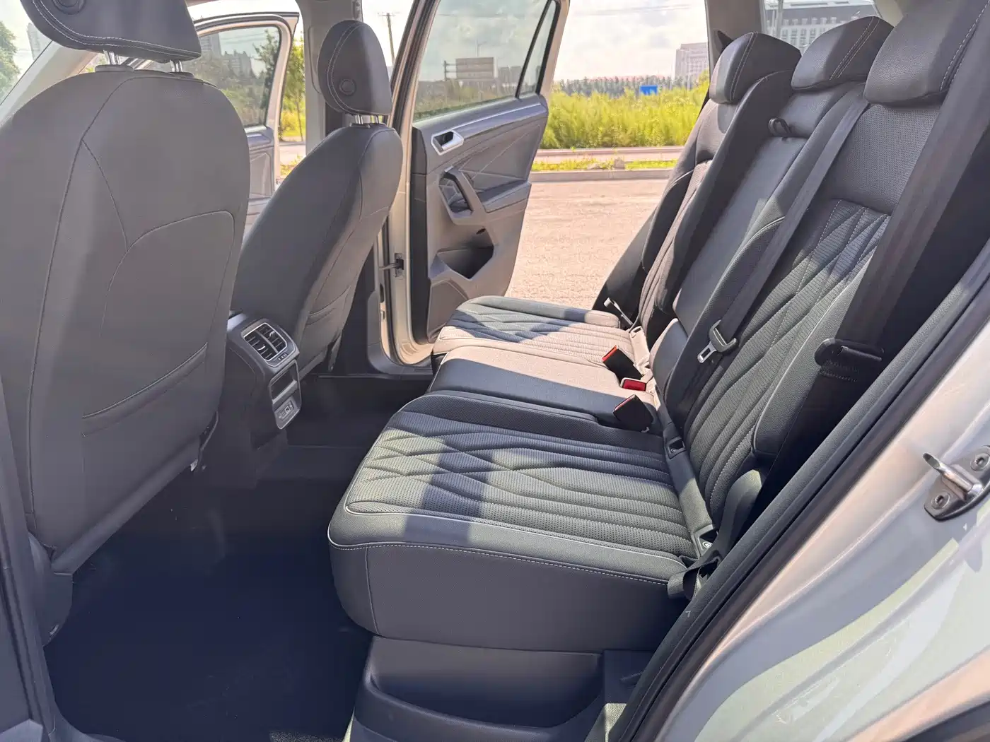 Volkswagen Tiguan L id 4669294 из Китая 14