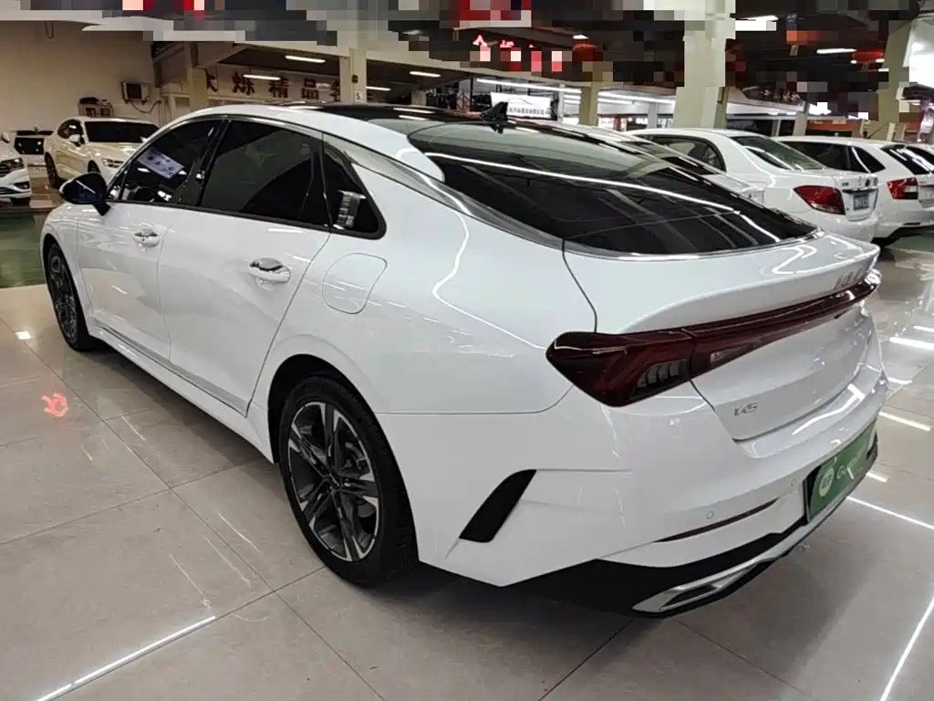 Kia K5 — миниатюра 5