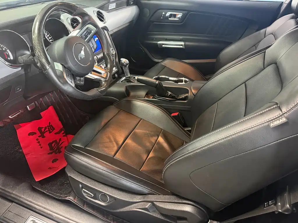 Ford Mustang — миниатюра 4