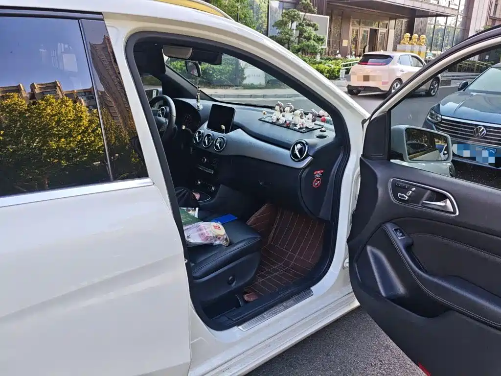 Mercedes-Benz B-Class — миниатюра 19