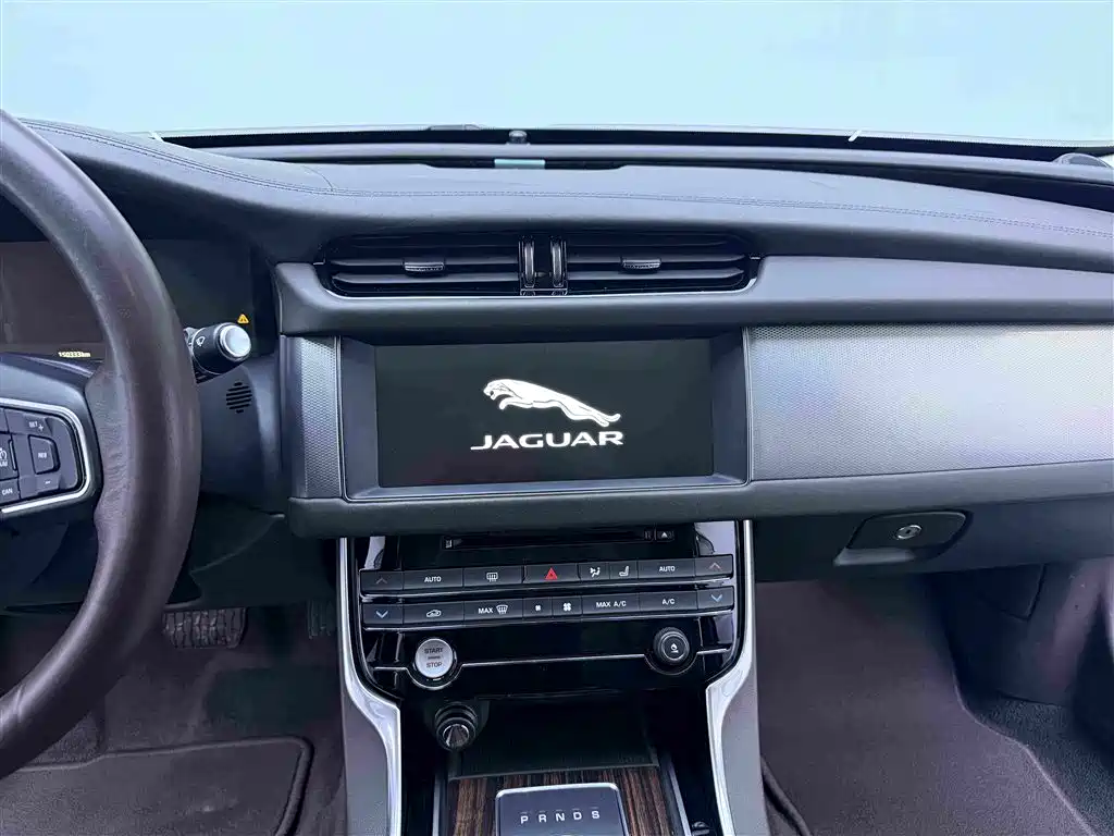 Jaguar XFL — миниатюра 15