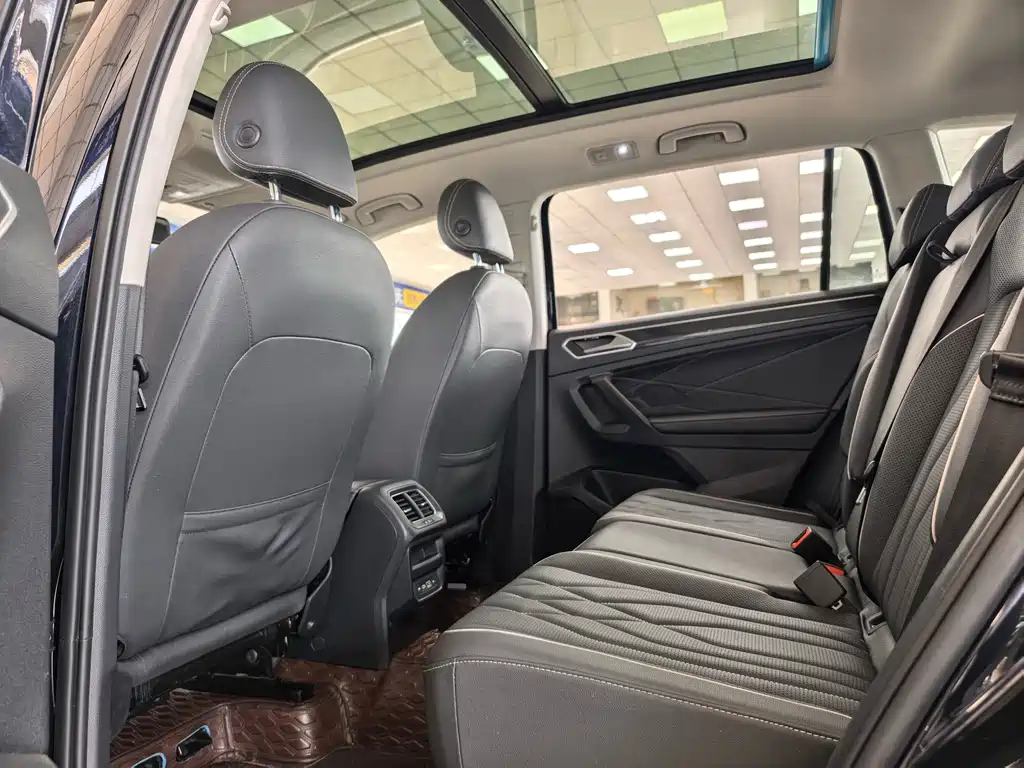 Volkswagen Tiguan L — миниатюра 11