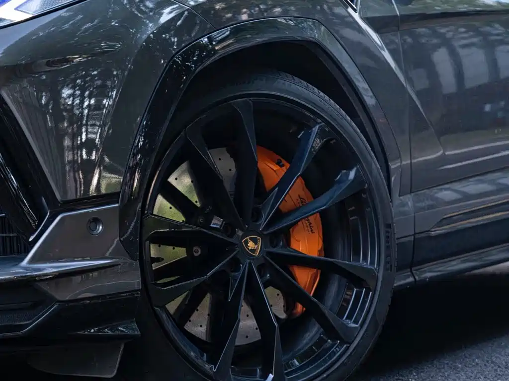 Lamborghini Urus — миниатюра 9