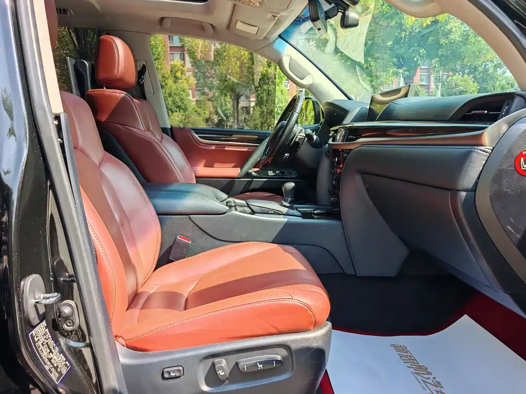 Lexus LX — миниатюра 14