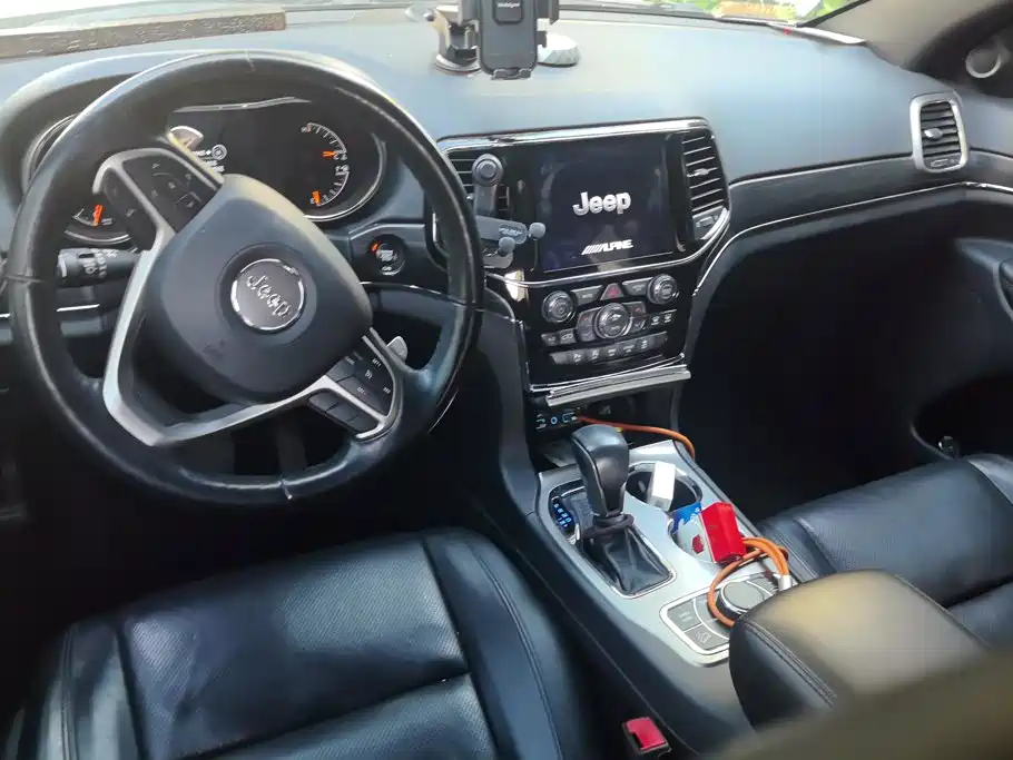 Jeep Grand Cherokee (Import) — миниатюра 12