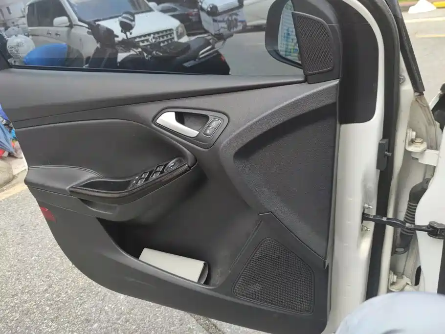 Ford Focus — миниатюра 7