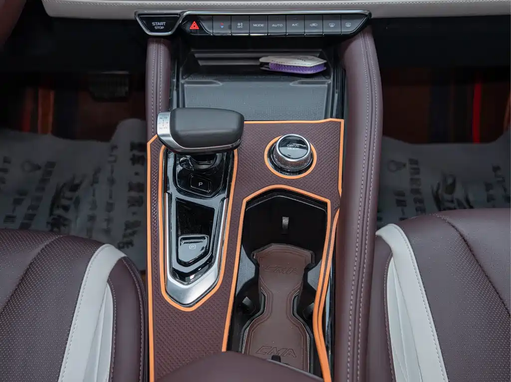 Geely Xingyue L — миниатюра 20