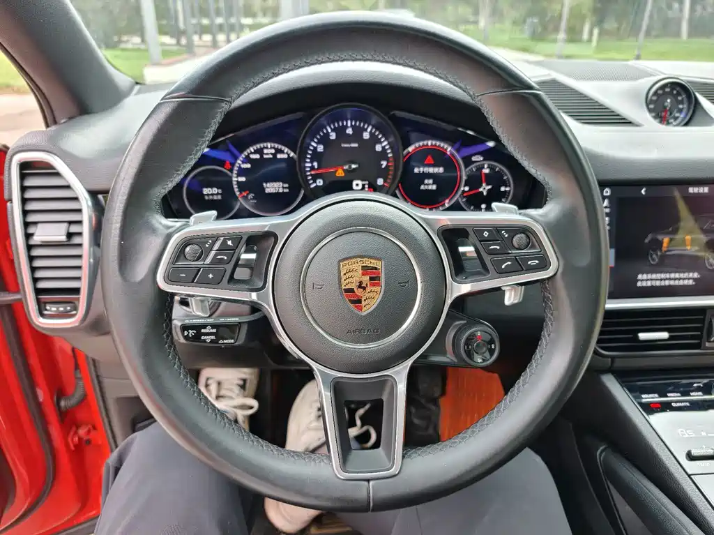 Porsche Cayenne — миниатюра 19